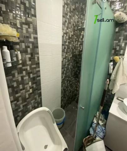 3 սենյականոց բնակարան նորակառույց շենքում Կոմիտասի պողոտայում, 61 ք.մ., 7/16 հարկ, բարձր առաստաղներ