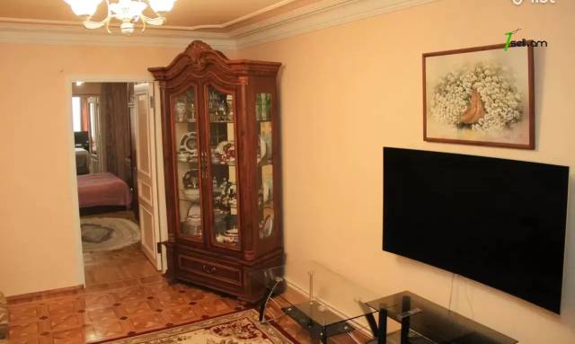 4 սենյականոց բնակարան Դրոյի փողոցում, 96 ք.մ., կապիտալ վերանորոգված, քարե շենք