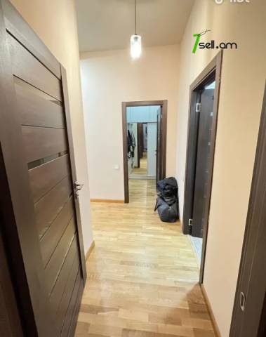 4 սենյականոց բնակարան նորակառույց շենքում Պարույր Սևակի փողոցում, 170 ք.մ., 2 սանհանգույց