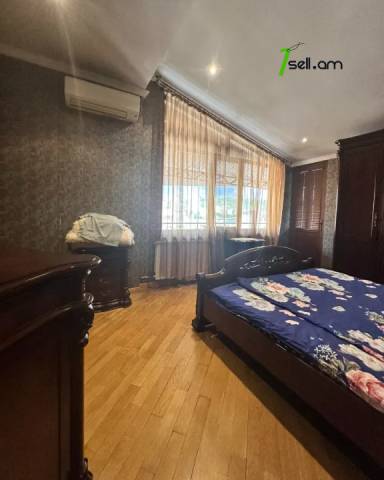 5 սենյականոց բնակարան Մհեր Մկրտչյան փողոցում, 210 քմ, նախավերջին հարկ, 2 սանհանգույց