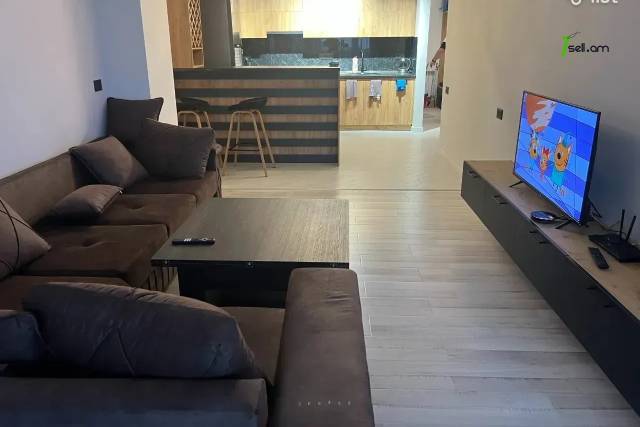 2 սենյականոց բնակարան նորակառույց շենքում Արամ Խաչատրյան փողոցում, 74 ք.մ., 3/16 հարկ