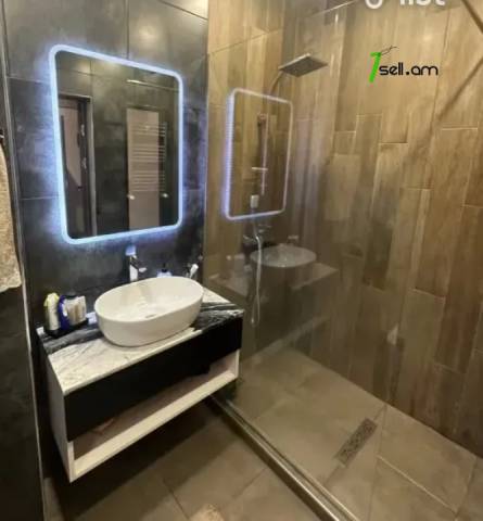 3 սենյականոց բնակարան նորակառույց շենքում Անաստաս Միկոյանի փողոցում, 67 ք.մ., բարձր առաստաղներ