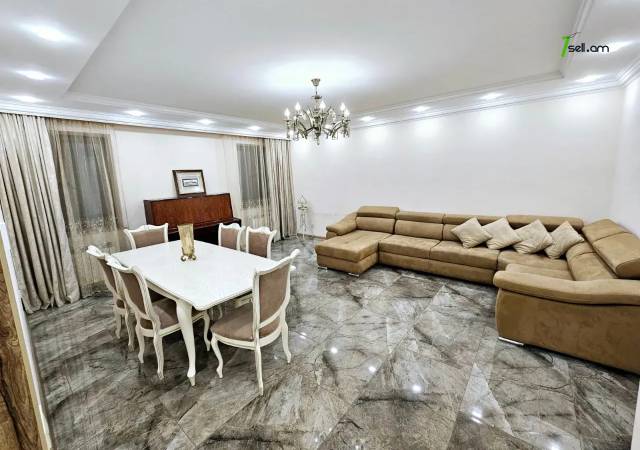 Երեք հարկանի քարե տուն Նոր Արեշի 2րդ փողոցում Էրեբունիում, 450 ք.մ., 3+ սանհանգույց