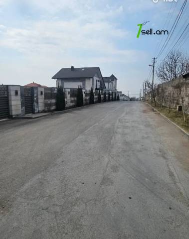 Հողատարածք բնակելի շինությունների համար Ջրվեժում, 1000 քմ