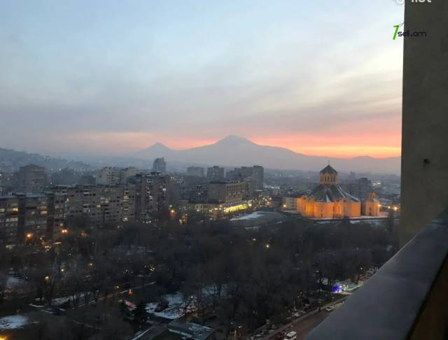 4 սենյականոց բնակարան նորակառույց շենքում Վարդանանց փողոցում, 190 քմ, 17/20 հարկ, 2 սանհանգույց