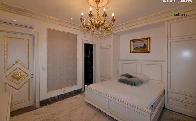 Երեք հարկանի քարե տուն Բաբայան փողոցում Արաբկիրում, 820 քմ, 3+ սանհանգույց, կապիտալ վերանորոգված