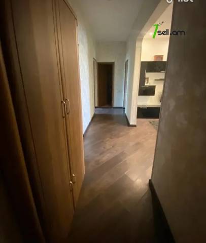 3 սենյականոց բնակարան Կոմիտասի պողոտայում, 80 ք.մ., 2/5 հարկ, բարձր առաստաղներ, եվրովերանորոգված