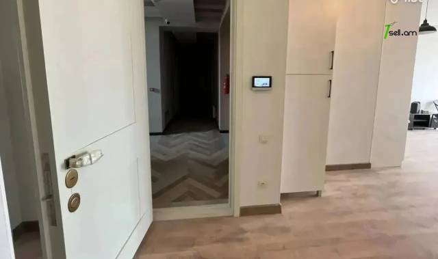 3 սենյականոց բնակարան նորակառույց շենքում Ռուբեն Սևակի փողոցում, 84 ք.մ., 5/7 հարկ, 2 սանհանգույց