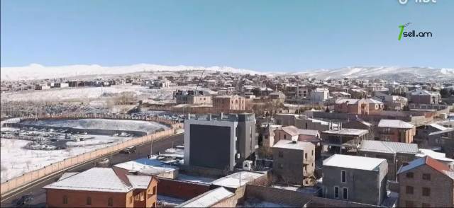 3 սենյականոց բնակարան նորակառույց շենքում Բագրևանդի փողոցում, 78 ք.մ., բարձր առաստաղներ