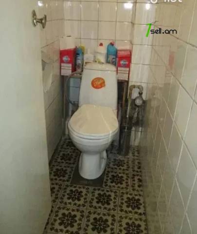 3 սենյականոց բնակարան Վահրամ Փափազյան փողոցում, 75 ք.մ., 3/5 հարկ, քարե շենք