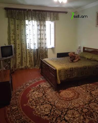 Մեկ հարկանի քարե տուն Հայկ Բժշկյանց փողոցում Հայանիստում, 150 քմ, կապիտալ վերանորոգված