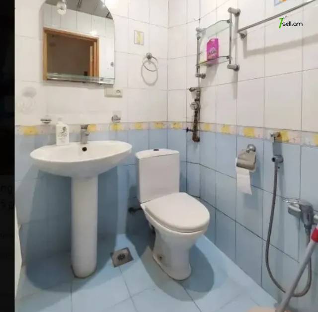 2 սենյականոց բնակարան Կոմիտասի պողոտայում, 57 քմ, նախավերջին հարկ, եվրովերանորոգված, քարե շենք