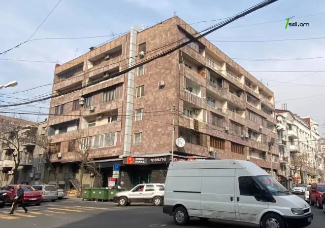 3 սենյականոց բնակարան նորակառույց շենքում Հանրապետության փողոցում, 101 քմ, 2/6 հարկ