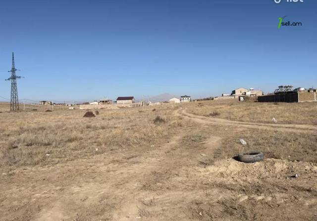 Հողատարածք բնակելի շինությունների համար Ձորաղբյուրում, 1200 ք.մ.