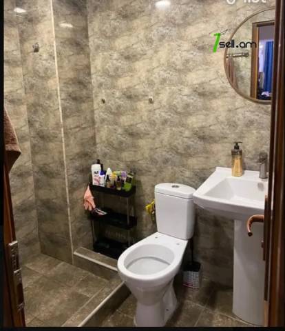 2 սենյականոց բնակարան Արաբկիրի 37-րդ փողոցում, 42 քմ, 1/5 հարկ, եվրովերանորոգված, քարե շենք