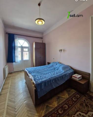 3 սենյականոց բնակարան Ազատության պողոտայում, 83 քմ, նախավերջին հարկ, բարձր առաստաղներ