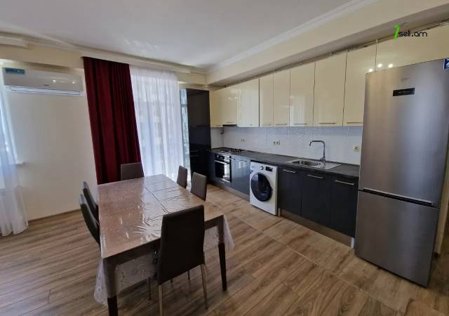 3 սենյականոց բնակարան նորակառույց շենքում Ֆուչիկի փողոցում, 85 ք.մ., բարձր առաստաղներ, 4/14 հարկ