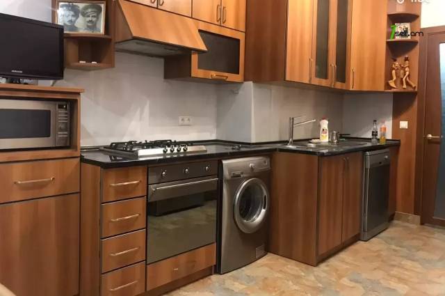 2 սենյականոց բնակարան նորակառույց շենքում Վիկտոր Համբարձումյանի փողոցում, 87 քմ, 7/14 հարկ