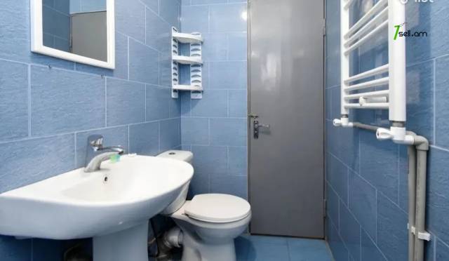 2 սենյականոց բնակարան Կոմիտասի պողոտայում, 50 քմ, 5/7 հարկ, եվրովերանորոգված, քարե շենք