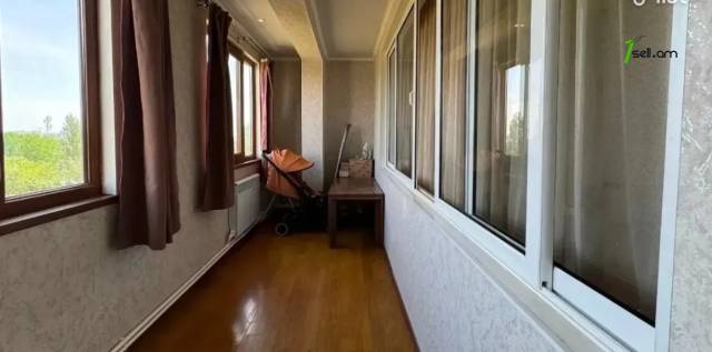 3 սենյականոց բնակարան Զաքարիա Քանաքեռցու փողոցում, 80 քմ, 5/9 հարկ, մի քանի պատշգամբ