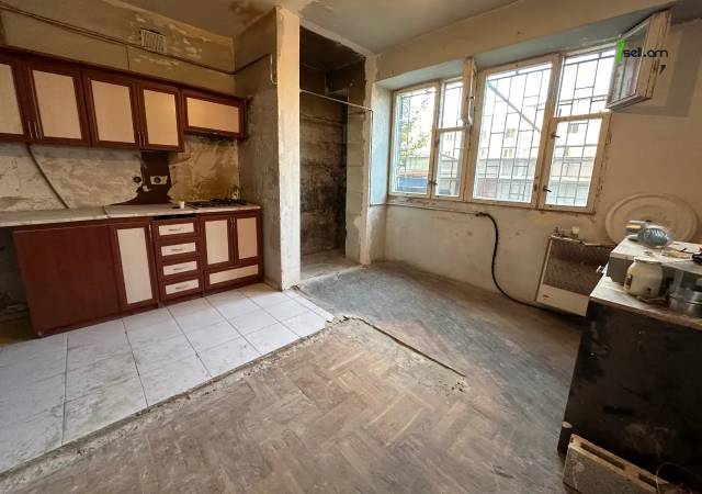 1 սենյականոց բնակարան Շիրակի փողոցում, 38 ք.մ., 1/9 հարկ