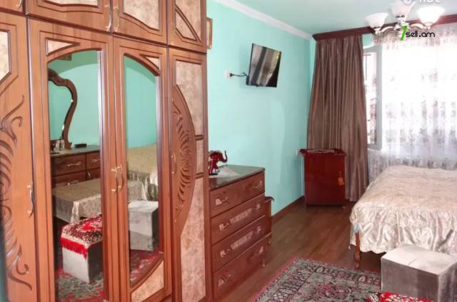 3 սենյականոց բնակարան Եղիշե Թադևոսյան փողոցում, 74 ք.մ., 1/4 հարկ, կոսմետիկ վերանորոգում