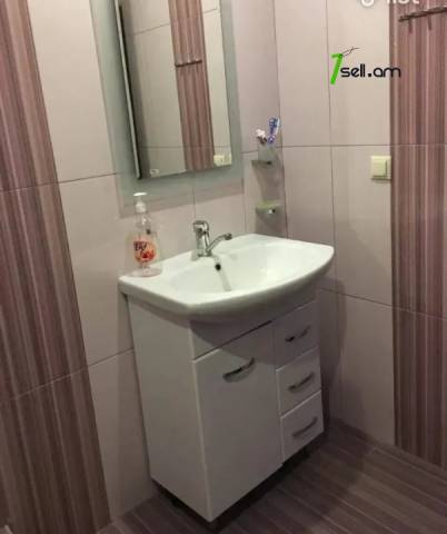 2 սենյականոց բնակարան նորակառույց շենքում Պարույր Սևակի փողոցում, 71 ք.մ., բարձր առաստաղներ