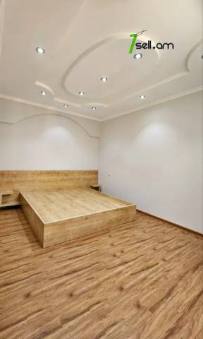 4 սենյականոց բնակարան Նիկողայոս Ադոնցի փողոցում, 100 քմ, եվրովերանորոգված, քարե շենք