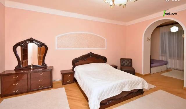 4 սենյականոց բնակարան Էրեբունու փողոցում, 104 ք.մ., 3/5 հարկ, բարձր առաստաղներ