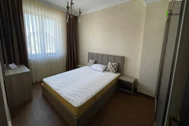 Երկու հարկանի քարե թաունհաուզ, Գ-1 թաղամաս Աջափնյակում, 150 ք.մ., 2 սանհանգույց, եվրովերանորոգված