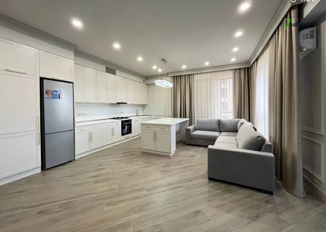 3 սենյականոց բնակարան նորակառույց շենքում, Paronyan St, 125 ք.մ., 2 սանհանգույց, բարձր առաստաղներ