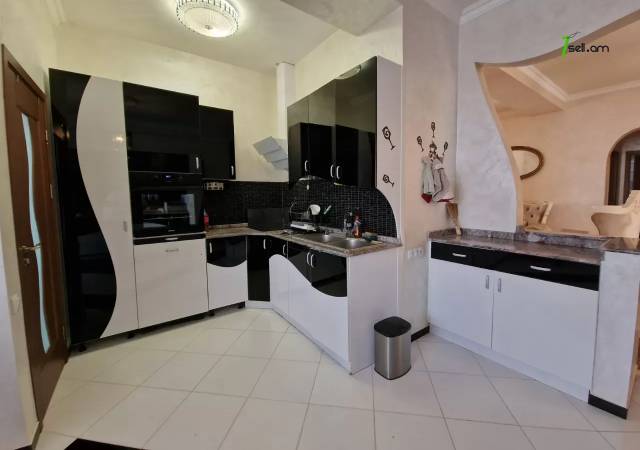 Երկու հարկանի քարե տուն Բագրևանդի 23-րդ փողոցում Նոր Նորքում, 800 ք.մ., 3+ սանհանգույց