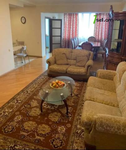 2 սենյականոց բնակարան Դերենիկ Դեմիրճյանի փողոցում, 90 ք.մ., 2/5 հարկ, կապիտալ վերանորոգված