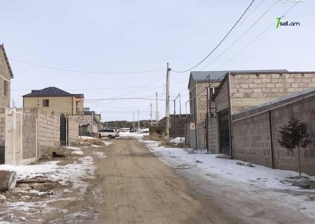 Հողատարածք բնակելի շինությունների համար Աբովյանում, 500 ք.մ.