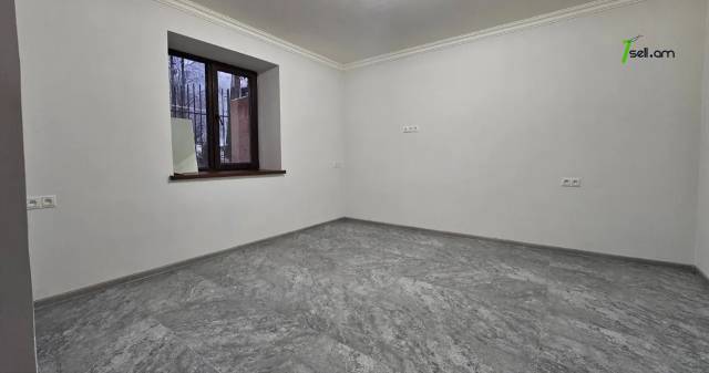 Երկու հարկանի քարե տուն Վահրամ Փափազյան փողոցում Արաբկիրում, 320 ք.մ., կապիտալ վերանորոգված