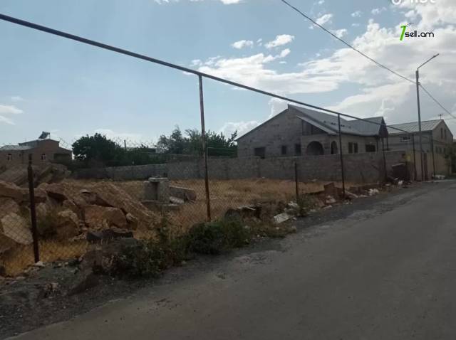 Հողատարածք բնակելի շինությունների համար Պռոշյանում, 1200 ք.մ.