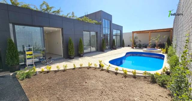 Մեկ հարկանի քարե տուն Զովունիում, 1150 ք.մ., 3+ սանհանգույց, դիզայներական ոճով վերանորոգված