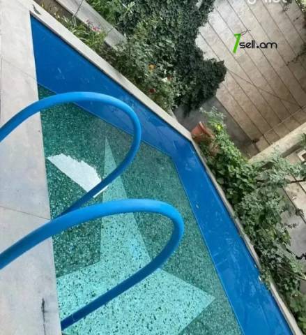 Չորս հարկանի քարե տուն Սիմեոն Երևանցու փողոցում կենտրոնում, 550 քմ, 3+ սանհանգույց