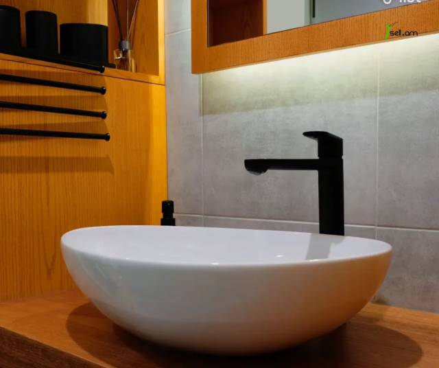 3 սենյականոց բնակարան Դավիթ Անհաղթի փողոցում, 76 ք.մ., 2/4 հարկ, դիզայներական ոճով վերանորոգված