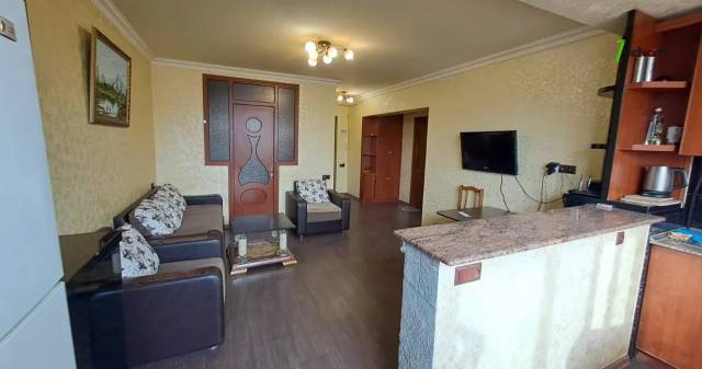 3 սենյականոց բնակարան Ամիրյան փողոցում, 72 քմ, 6/9 հարկ, կապիտալ վերանորոգված