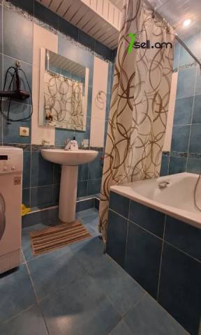 3 սենյականոց բնակարան Տերյան փողոցում, 90 քմ, 2/10 հարկ, 2 սանհանգույց, մի քանի պատշգամբ