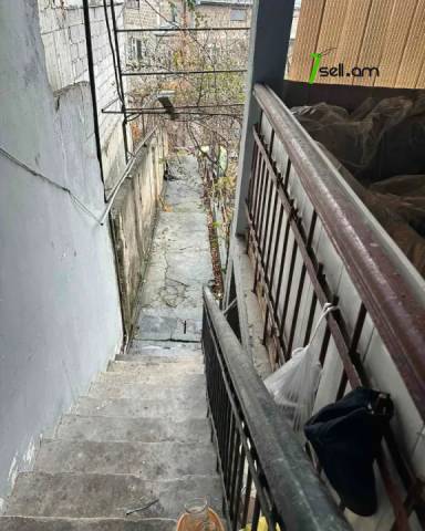 Մեկ հարկանի քարե տուն Քեռու փողոցում Արաբկիրում, 520 ք.մ.