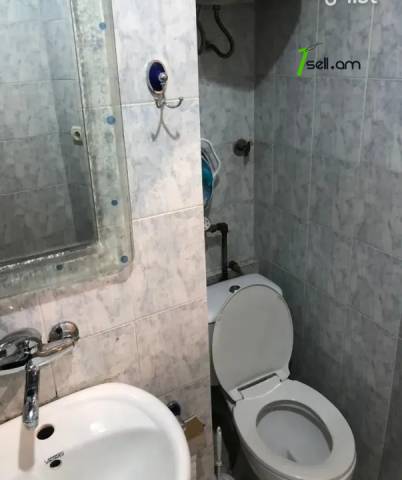 3 սենյականոց բնակարան Ծարավ Աղբյուր փողոցում, 72 քմ, նախավերջին հարկ, մի քանի պատշգամբ