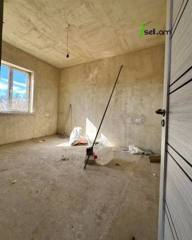 Մեկ հարկանի քարե տուն 17-րդ փողոցում Հայանիստում, 270 ք.մ., մասնակի վերանորոգում