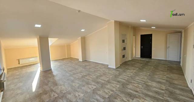 Չորս հարկանի քարե տուն Սիլիկյան 4-րդ փողոցում Աջափնյակում, 2480 ք.մ., 3+ սանհանգույց, մեծ հողամաս