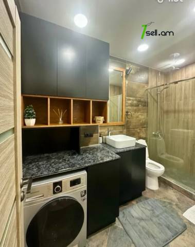 2 սենյականոց բնակարան նորակառույց շենքում Արամի փողոցում, 65 քմ, 10/16 հարկ, բարձր առաստաղներ