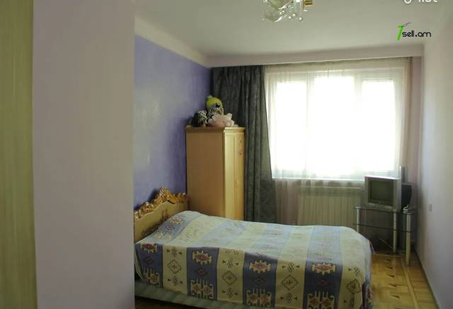 4 սենյականոց բնակարան Դրոյի փողոցում, 96 ք.մ., կապիտալ վերանորոգված, քարե շենք