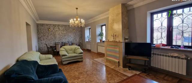 Երեք հարկանի քարե տուն Պտղնիում, 1300 ք.մ., 3+ սանհանգույց, եվրովերանորոգված