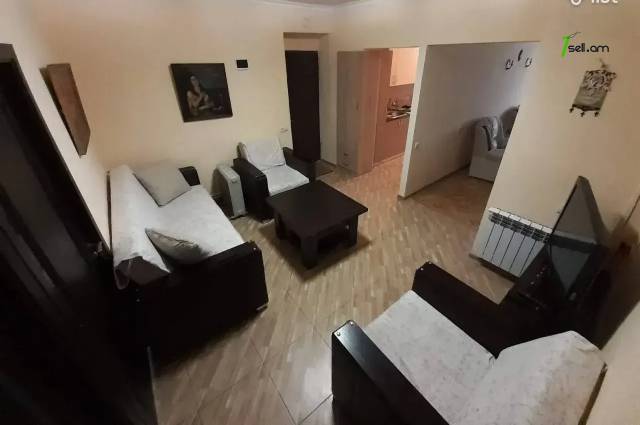 3 սենյականոց բնակարան, Աթոյան փողոցի նրբանցք, 82 քմ, 2/5 հարկ, կապիտալ վերանորոգված, քարե շենք