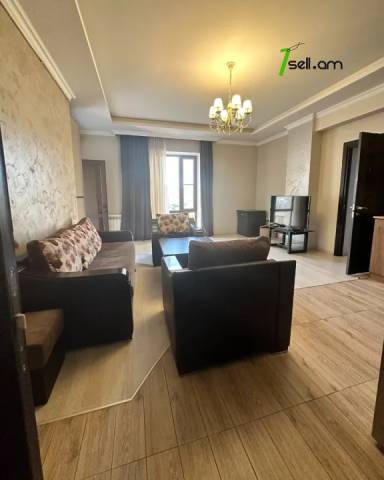 3 սենյականոց բնակարան նորակառույց շենքում Չարենցի փողոցում, 90 ք.մ., 2 սանհանգույց, բարձր առաստաղներ